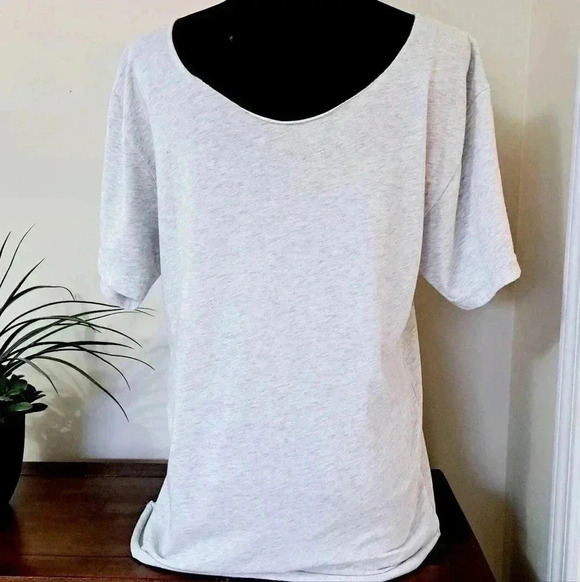 ❤️ Scoop neck T-shirt Light Grey Medium "Honeymoon Vibes" Short Sleeve Tee - Picture 5 of 7